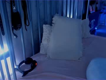 girl
        juliabeng1 cam image #1921190