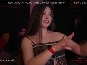 girl
        laurenbrite cam image #1306588