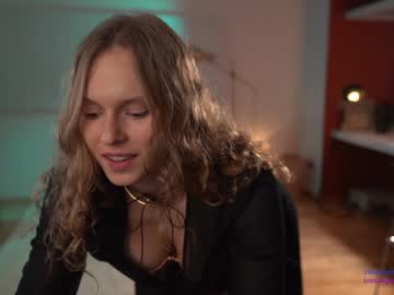 girl
        chillwithkira cam image #859738