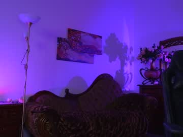 girl
        jessiccaburns cam image #2809078