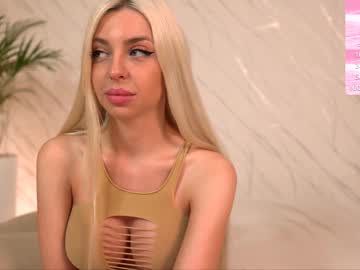 couple
        blonde_bigtits cam image #3199313