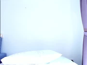 girl
        yumi_uwu cam image #839744