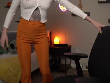 girl
        emma_ruby cam image #747083