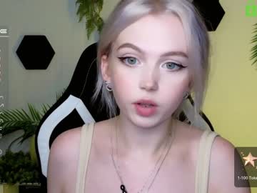 girl
        small_blondee cam image #1970937