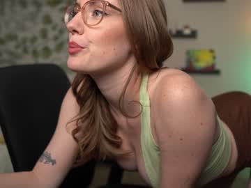 girl
        emma_ruby cam image #1771122