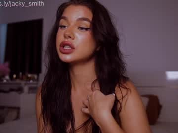 girl
        jacky_smith cam image #3378485