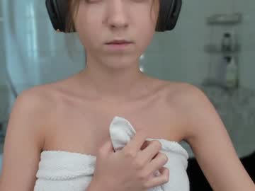 girl
        tadammary cam image #2803486