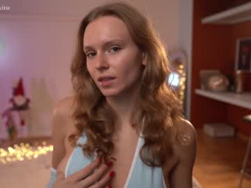 girl
        chillwithkira cam image #595952