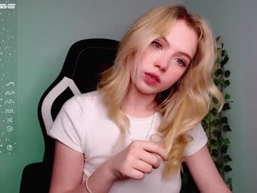 girl
        small_blondee cam image #1001900
