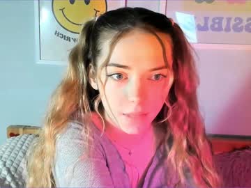 girl
        thisisamelia cam image #3236213