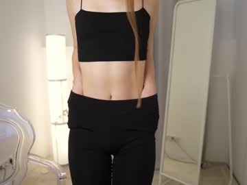 girl
        charming_luna cam image #3106018