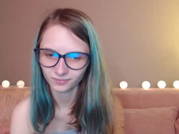 girl
        elven__magic cam image #1618255