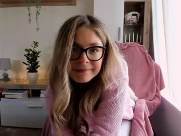 girl
        bestgirl_ofthe_neighborhood cam image #756327