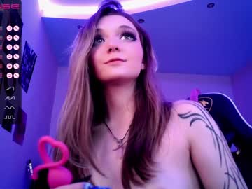 girl
        _b_a_n_s_h_e_e_ cam image #1479954