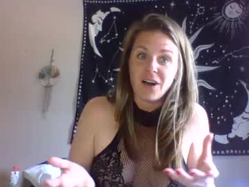 girl
        naughtyymarie420 cam image #1800298