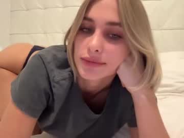 girl
        cameronblaire cam image #2721947