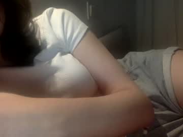 girl
        xprsv cam image #1493353