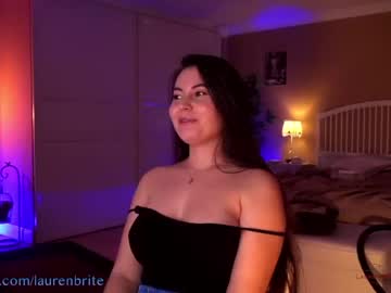 girl
        laurenbrite cam image #408122