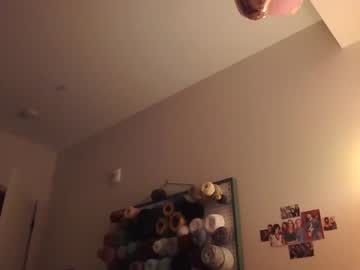 girl
        ftarh18 cam image #1654772