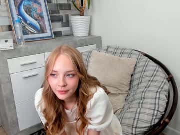 girl
        lolliis cam image #2214318