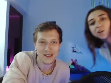 couple
        flloopy cam image #2510831