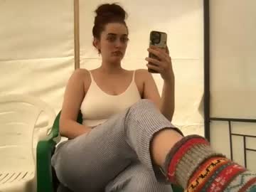 girl
        ps4pro cam image #1812414