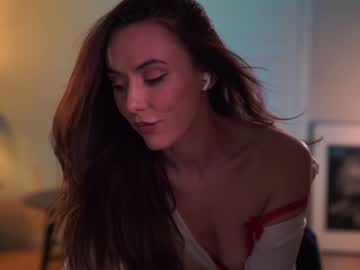 girl
        _mariarty_ cam image #1880507