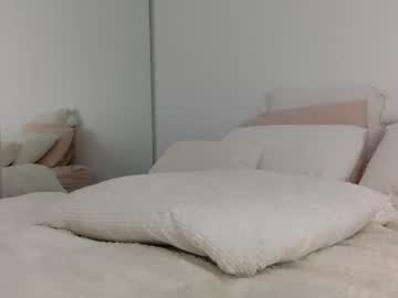 girl
        alaiaxox cam image #3406339