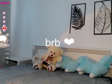 girl
        small_blondee cam image #748695