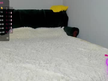 girl
        kira_little cam image #2585539