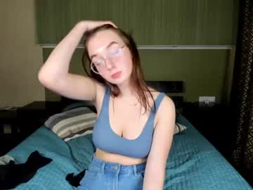 girl Milf & Teen Sex Cam Girls with holly_be11