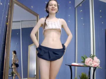 girl
        kriskras__ cam image #1512857