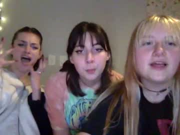 girl
        wallabyxxx cam image #423455