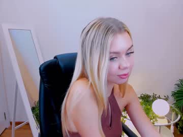 couple
        cassie_palmer cam image #2624018