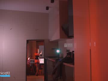 girl
        bronnica cam image #2188015