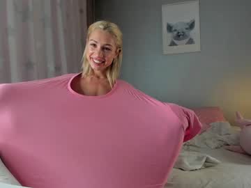 girl
        _mito_69 cam image #3476598