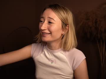 girl
        wendy_amber cam image #2360555