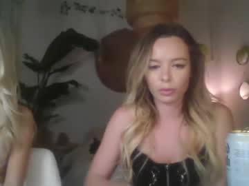 girl Milf & Teen Sex Cam Girls with daphneblake777