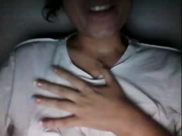girl
        little_anef cam image #3198734