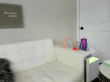 girl
        alisonavery69x cam image #2704353