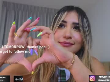 girl
        amelie_bunny_real cam image #2104937