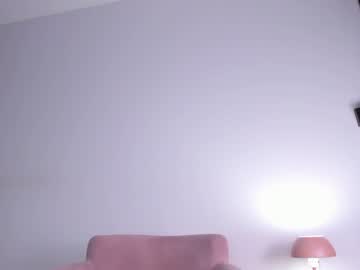 girl
        meowlina cam image #3363115