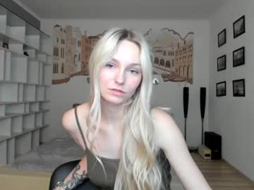 girl Milf & Teen Sex Cam Girls with evamooni