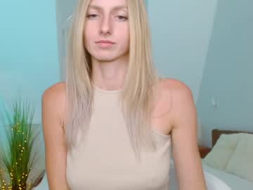 girl
        kittyca1_love cam image #2351950