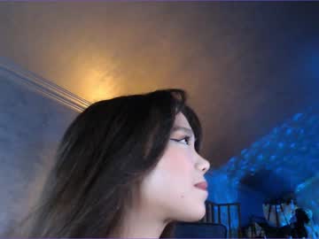 girl
        juliabeng1 cam image #865020