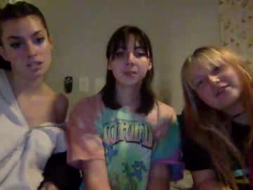 girl
        wallabyxxx cam image #423551