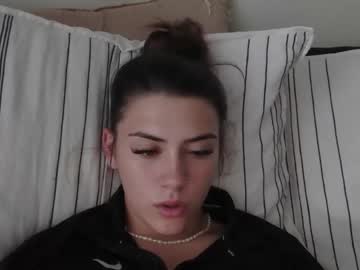 couple
        miasantiago cam image #3051685