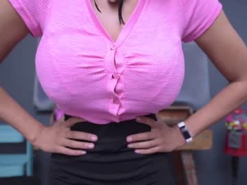 girl
        livecleo cam image #2227188