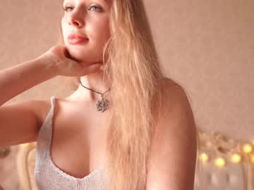 girl
        annrainbow cam image #963697
