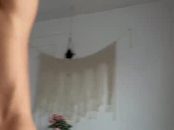 girl
        littlegreekflower cam image #2231442